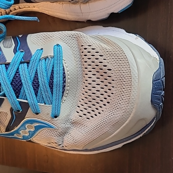 Saucony EverRun gently used breathable running tennies/sneakers/athletic. B-1 - Picture 3 of 11